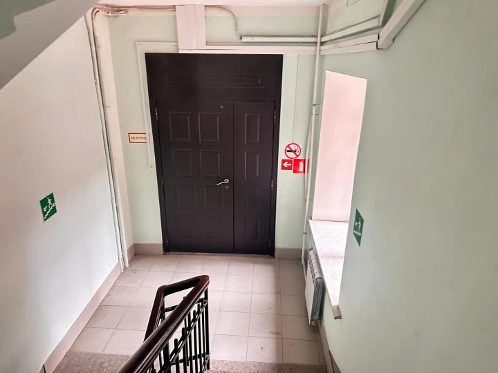 Нежилое помещение 218,7 кв.м. на Петроградской набережной
